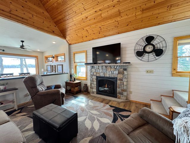 10532 Jurgen Nash Drive, Garrison, MN 56450