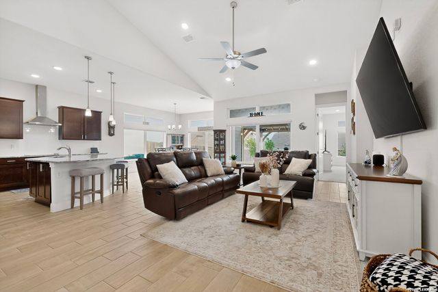 15230 Comanche Mist, San Antonio, TX 78233