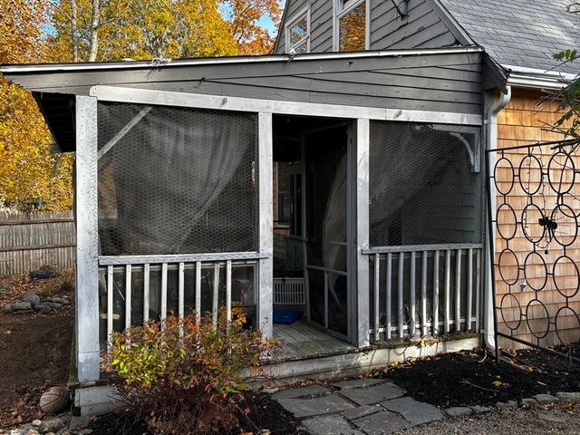 209 Lake Shore Dr, Weymouth, MA 02189