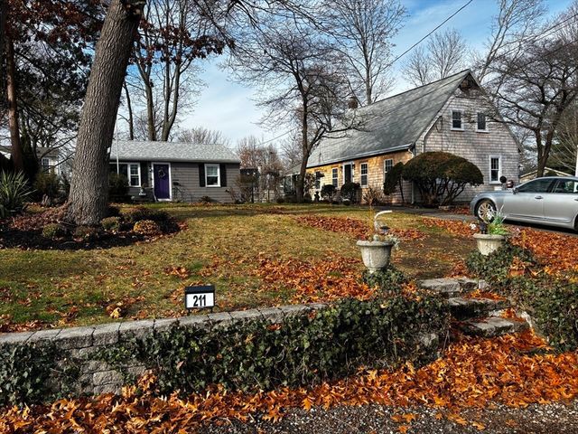 209 Lake Shore Dr, Weymouth, MA 02189