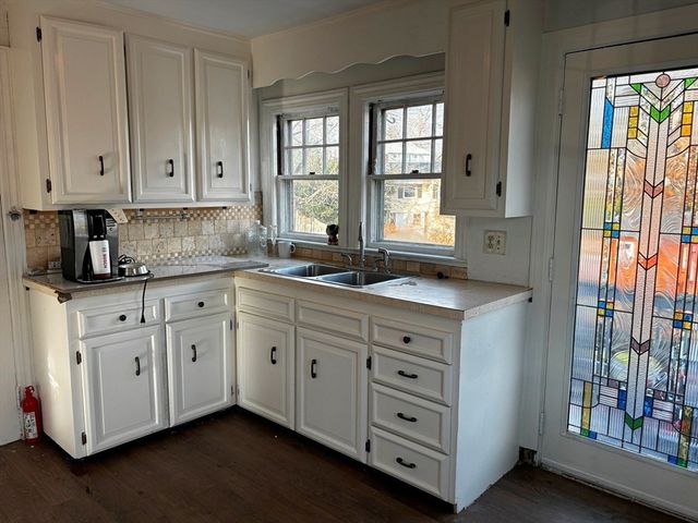 209 Lake Shore Dr, Weymouth, MA 02189