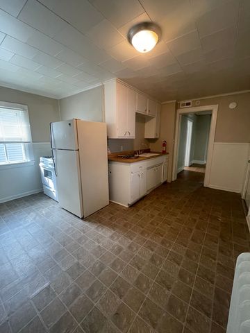 2824 8th Avenue, Rock Island, IL 61201