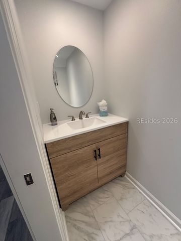 31 Shipyard Dr Apt B5, Hilton Head Island, SC 29928