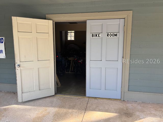 31 Shipyard Dr Apt B5, Hilton Head Island, SC 29928