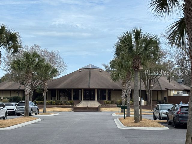 31 Shipyard Dr Apt B5, Hilton Head Island, SC 29928