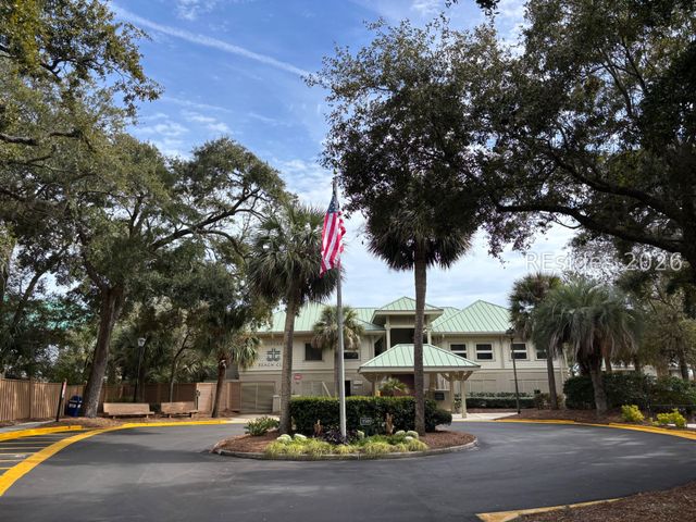 31 Shipyard Dr Apt B5, Hilton Head Island, SC 29928