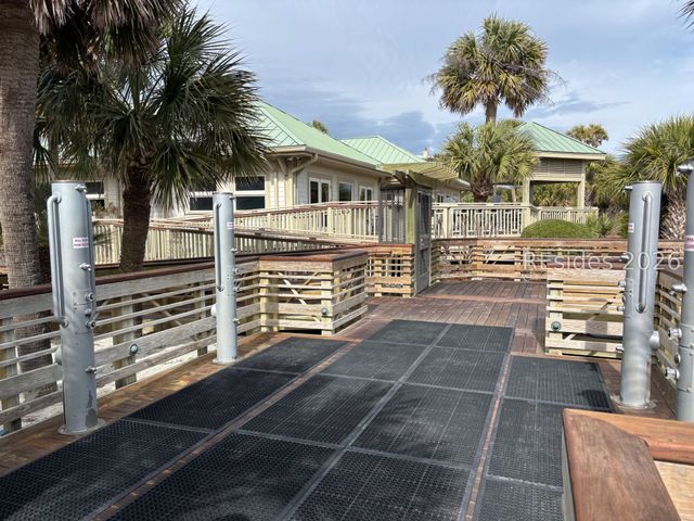 31 Shipyard Dr Apt B5, Hilton Head Island, SC 29928