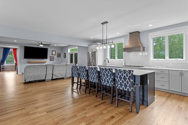 13 Stone Creek Drive, Brentwood, NH 03833
