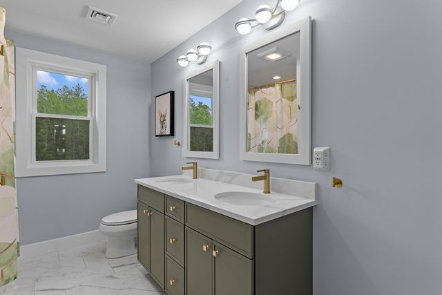 13 Stone Creek Drive, Brentwood, NH 03833