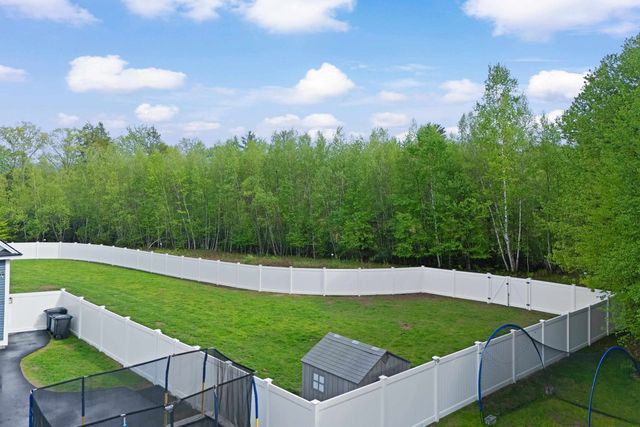 13 Stone Creek Drive, Brentwood, NH 03833