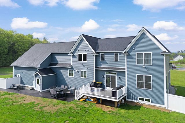 13 Stone Creek Drive, Brentwood, NH 03833