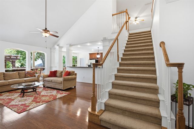 952 Water Oak Drive, Grapevine, TX 76051