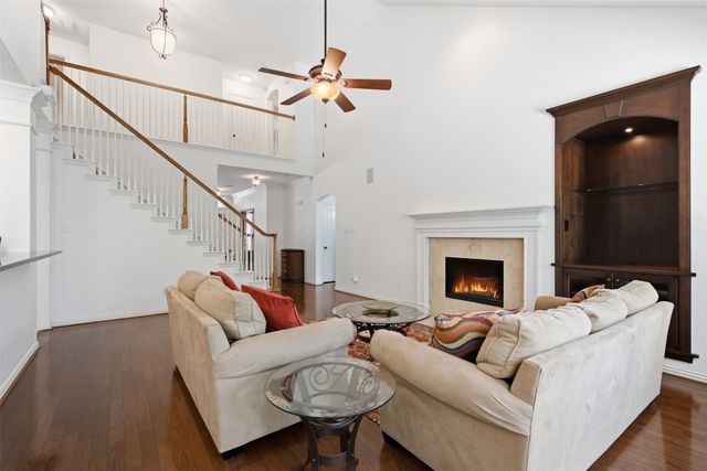 952 Water Oak Drive, Grapevine, TX 76051