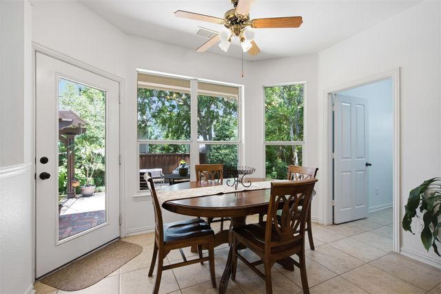 952 Water Oak Drive, Grapevine, TX 76051