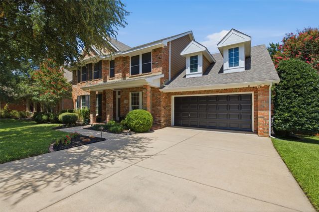 952 Water Oak Drive, Grapevine, TX 76051