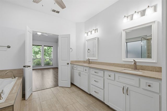 952 Water Oak Drive, Grapevine, TX 76051