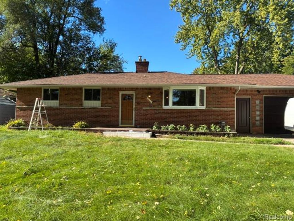 3825 Breaker, Waterford Charter Township, MI 48329