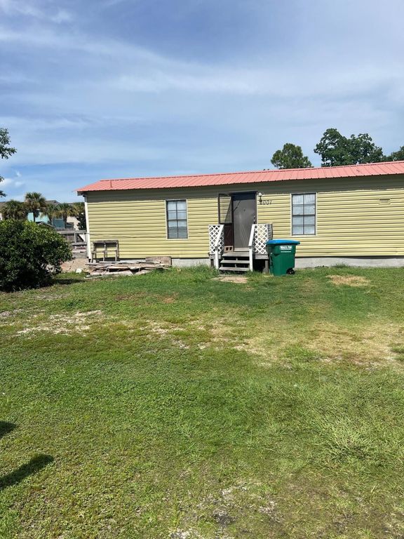 2001 Twin Oaks Drive, Panama City Beach, FL 32408