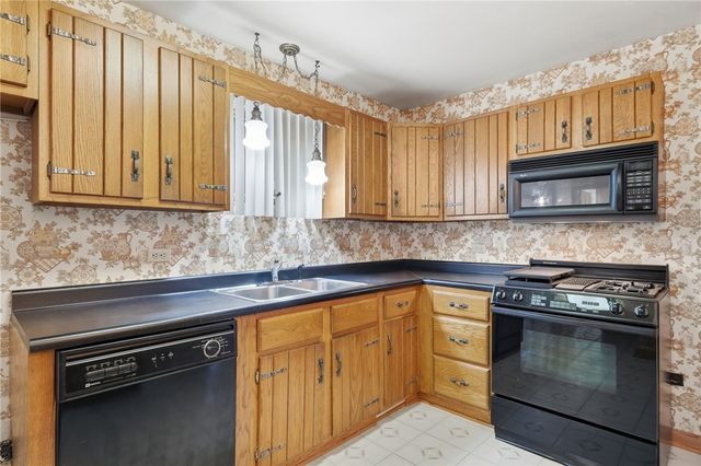 511 Bridge St, Ellwood City, PA 16117