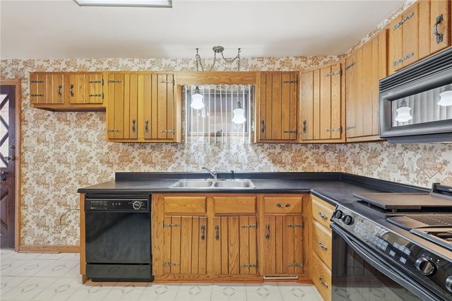 511 Bridge St, Ellwood City, PA 16117