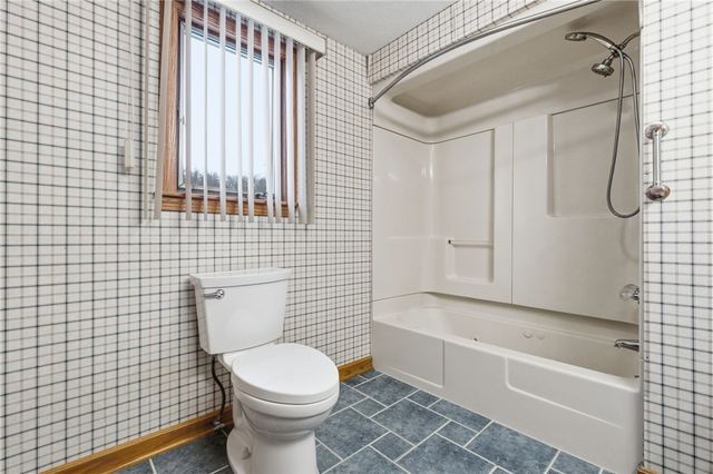 511 Bridge St, Ellwood City, PA 16117