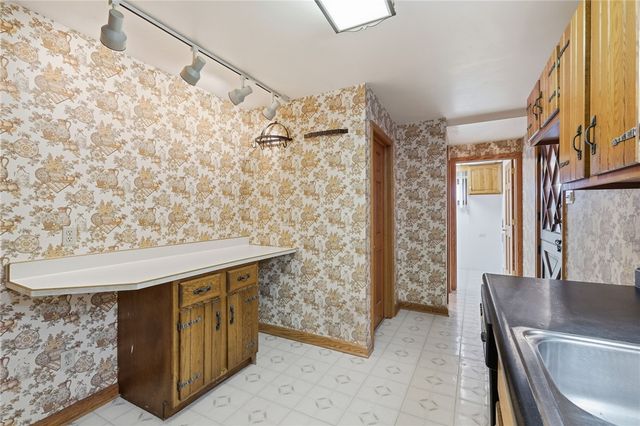 511 Bridge St, Ellwood City, PA 16117