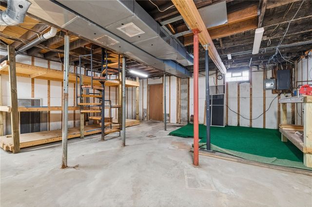 511 Bridge St, Ellwood City, PA 16117