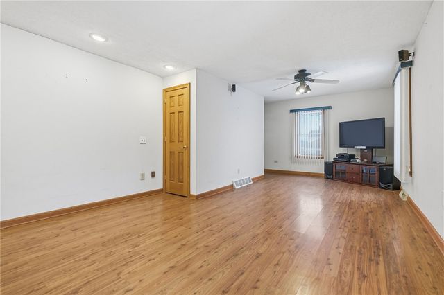 511 Bridge St, Ellwood City, PA 16117