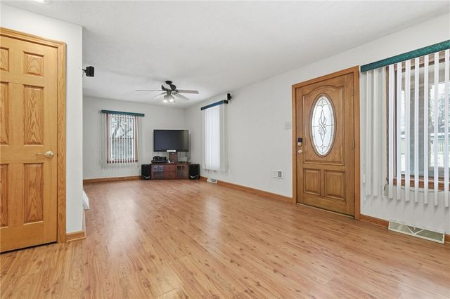 511 Bridge St, Ellwood City, PA 16117