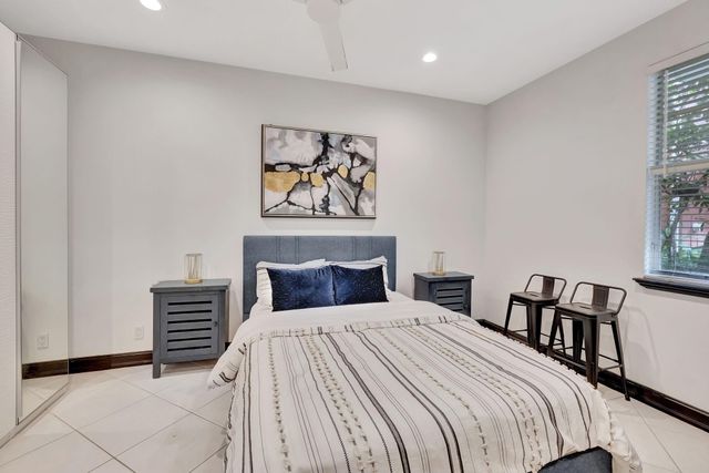 2309 NE 9th Ave 2309, Wilton Manors, FL 33305