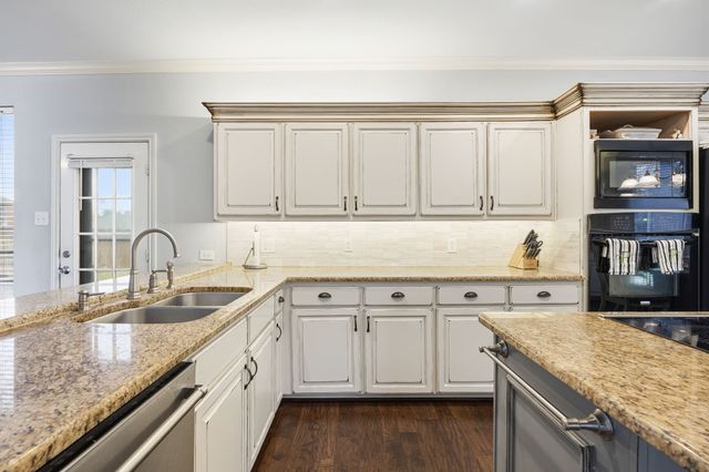 2115 Alto Avenue, Carrollton, TX 75007