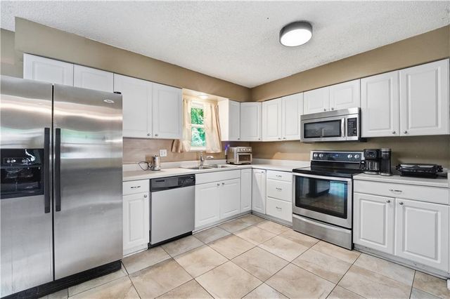 6493 Delta Avenue, Kansas City, MO 64151