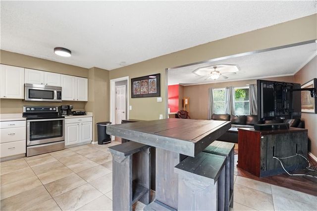 6493 Delta Avenue, Kansas City, MO 64151