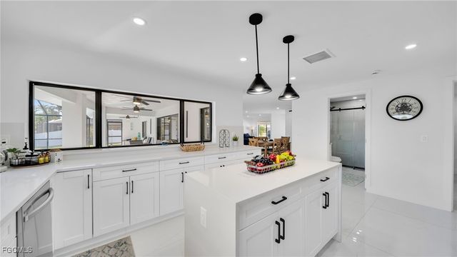 2851 SE 19th PL, Cape Coral, FL 33904