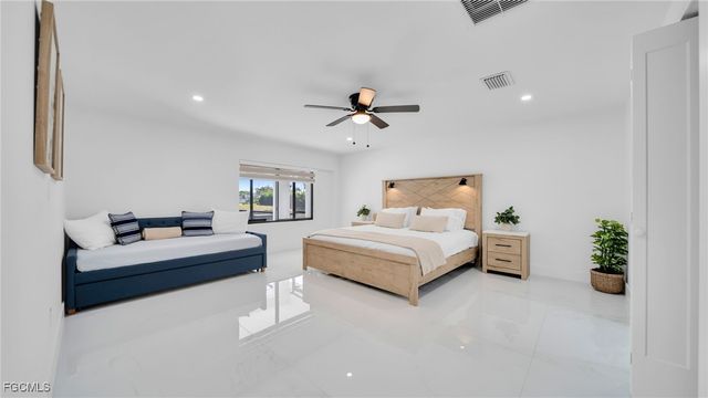 2851 SE 19th PL, Cape Coral, FL 33904