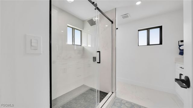 2851 SE 19th PL, Cape Coral, FL 33904