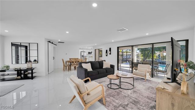 2851 SE 19th PL, Cape Coral, FL 33904