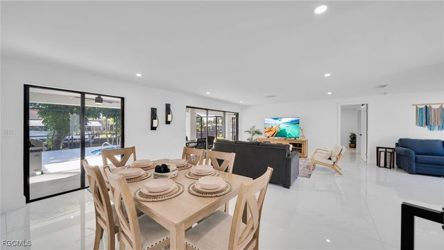 2851 SE 19th PL, Cape Coral, FL 33904