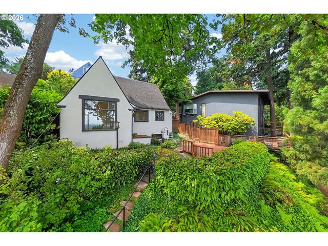 329 Se GILHAM Ave, Portland, OR 97215