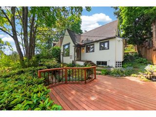 329 Se GILHAM Ave, Portland, OR 97215