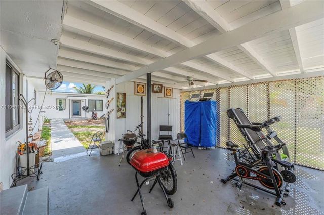 7625 NW 4th Ct, Miami, FL 33150