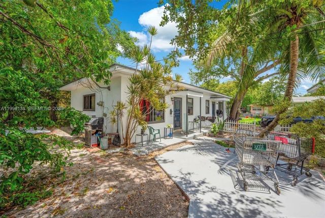 7625 NW 4th Ct, Miami, FL 33150