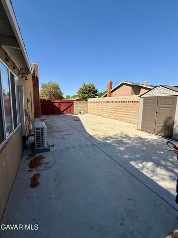 724 E Avenue J4, Lancaster, CA 93535