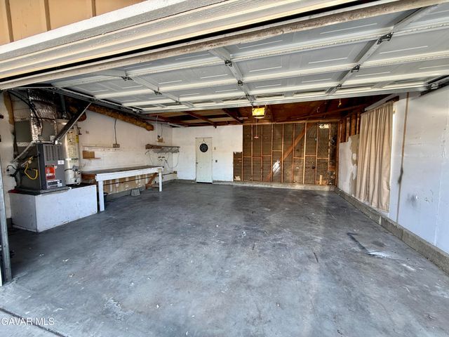 724 E Avenue J4, Lancaster, CA 93535