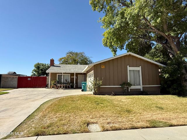 724 E Avenue J4, Lancaster, CA 93535