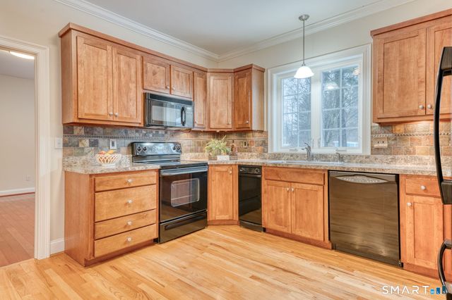 31 Riverview Drive 31, South Windsor, CT 06074