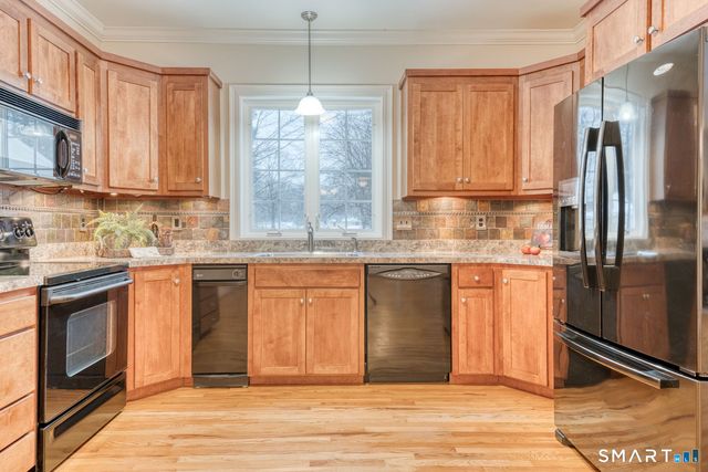 31 Riverview Drive 31, South Windsor, CT 06074