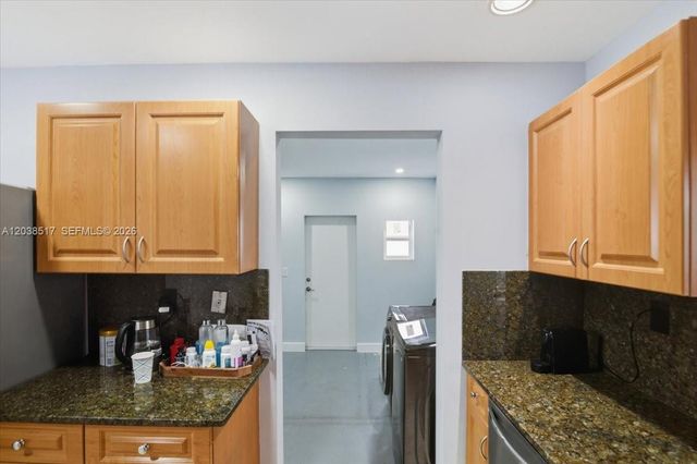 8211 NW 12th St, Pembroke Pines, FL 33024