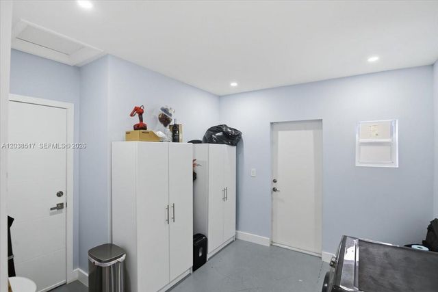 8211 NW 12th St, Pembroke Pines, FL 33024