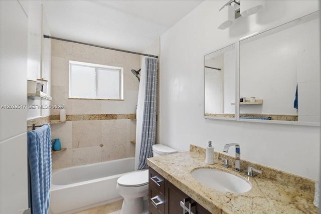8211 NW 12th St, Pembroke Pines, FL 33024